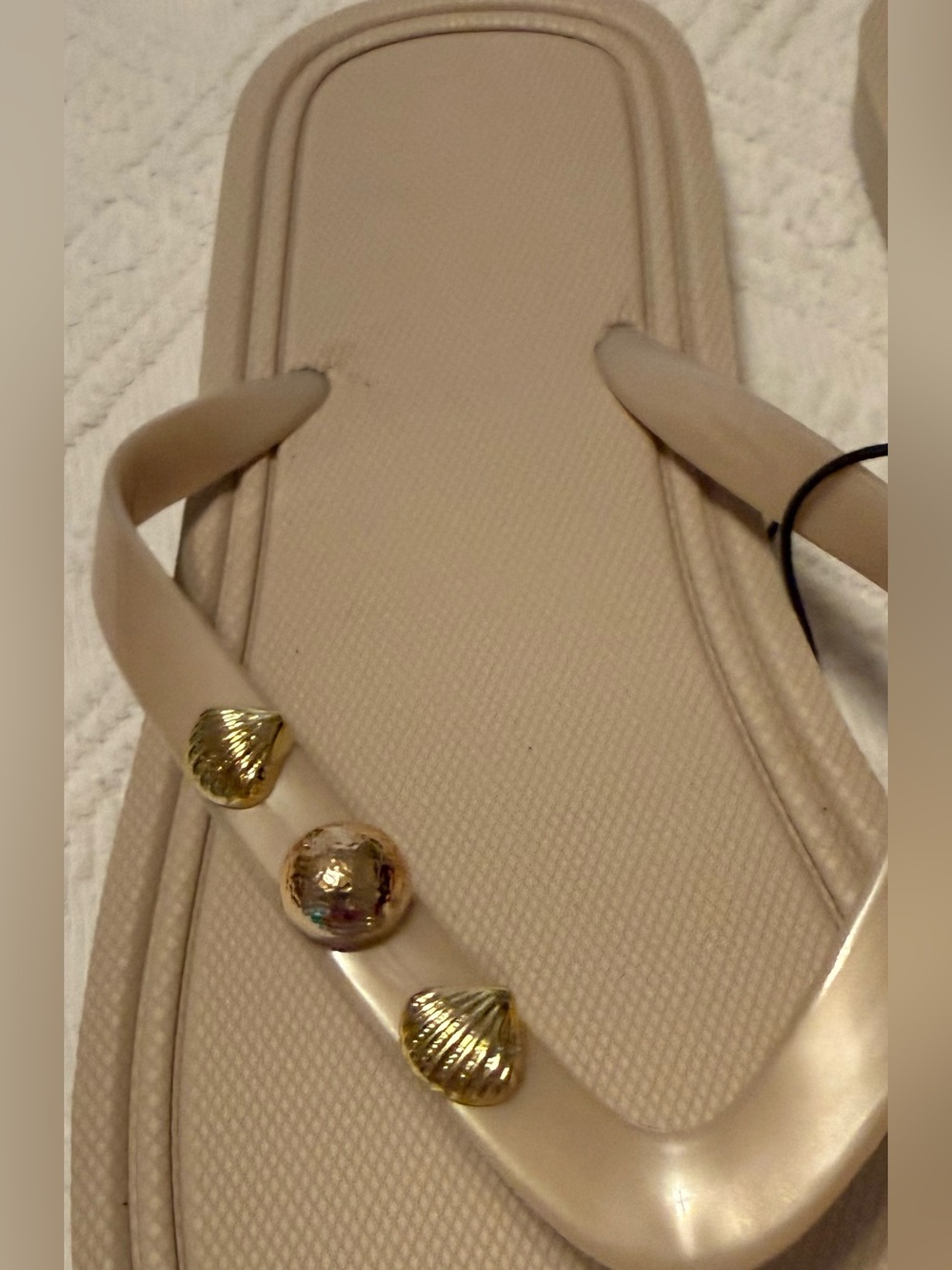 Sandals Flip Flops slip on shoes - size 7/8 med NEW! Golden Beige w/gold accents - Picture 2 of 11